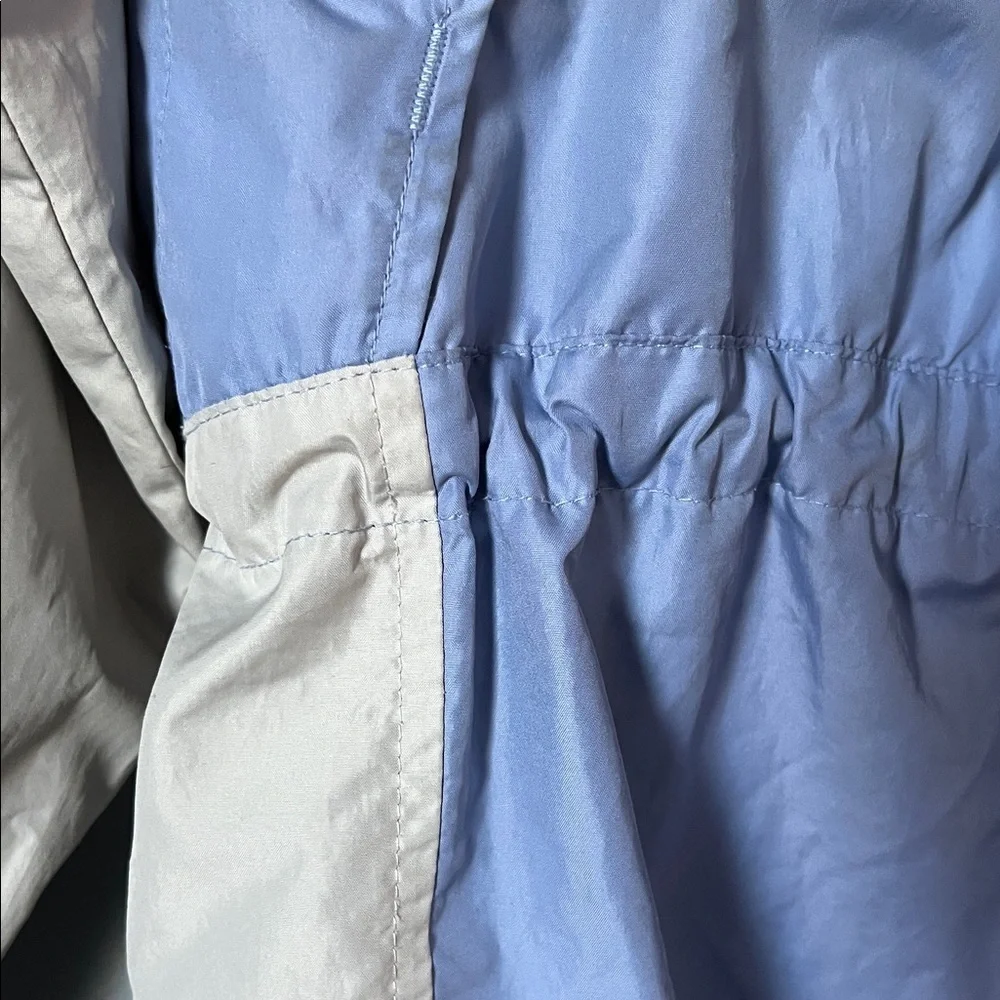 VTG Columbia Women’s Light Jacket Blue Cream Colorblock Windbreaker‎ Small